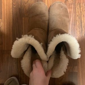 Women’s bearpaw boots
